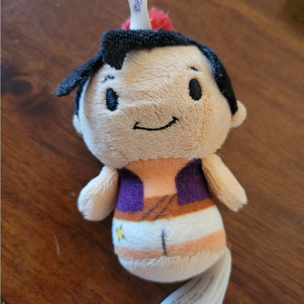 Hallmark Itty Bitty CLIPPYS Aladdin but no clip comes as shown